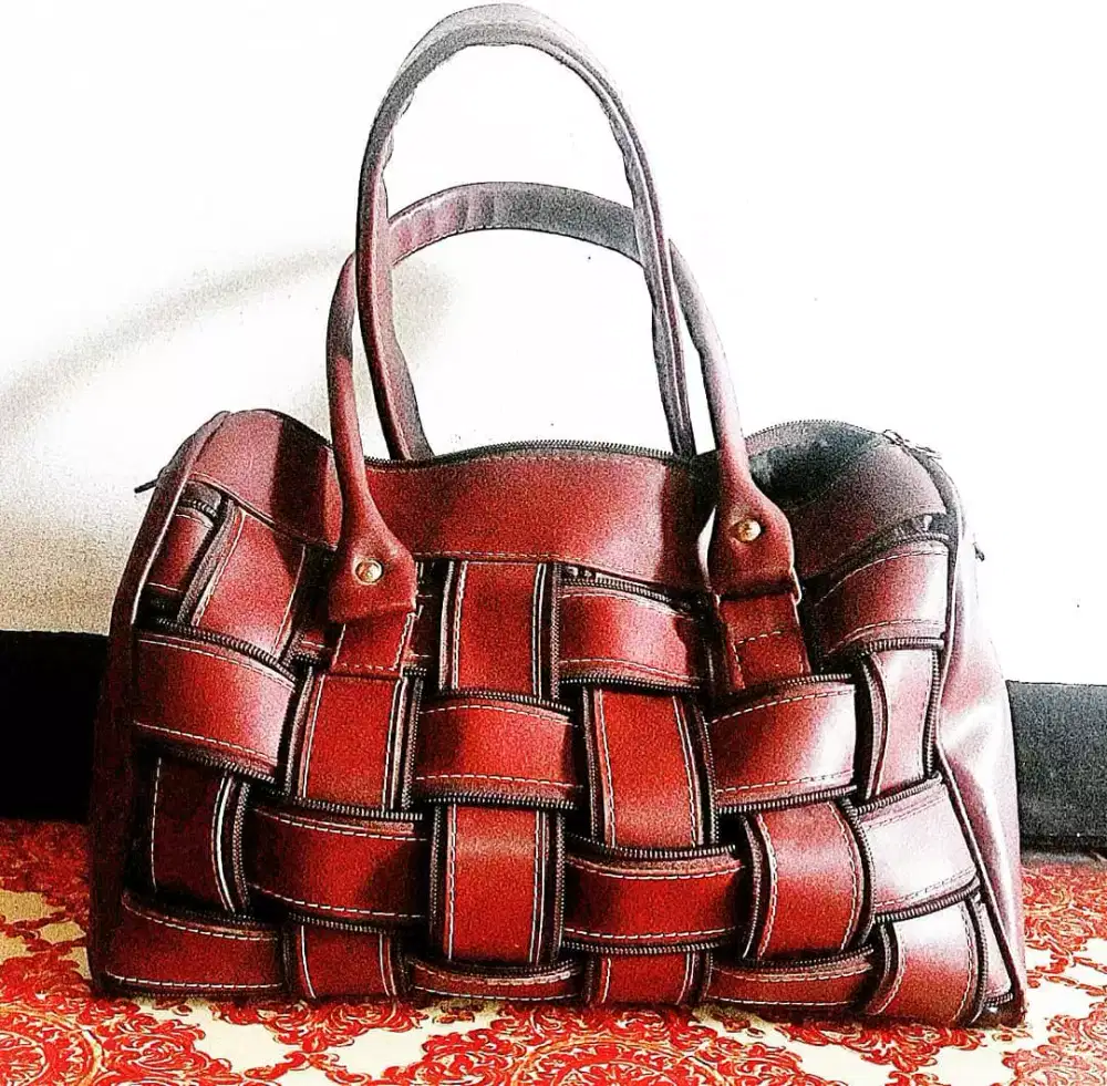 Tas Wanita Kulit Anyaman