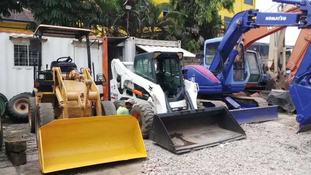 Mini loader komatsu bobcat kapasitas 0.8 m3 orisinil