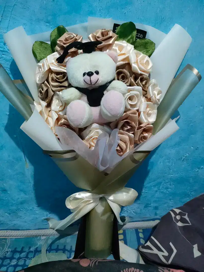 Buket wisuda boneka satin