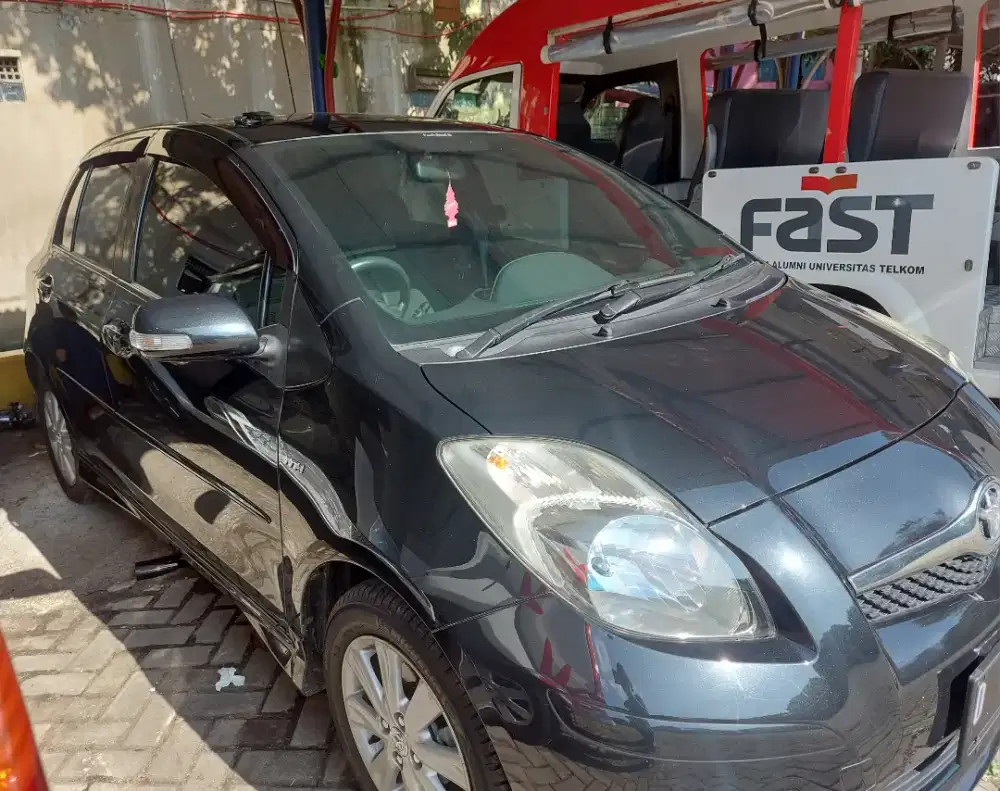 kaca film untuk mobil hitam atau silver KTT