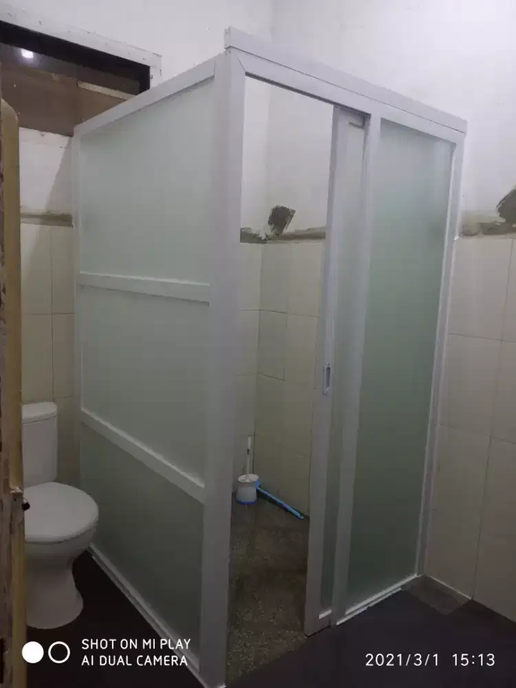 Sekat kaca kamar mandi / box kaca buram/es