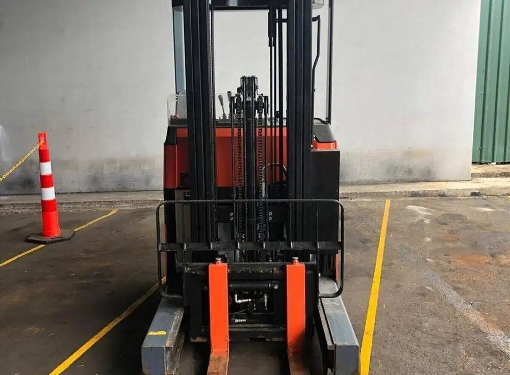 FORKLIFT TOYOTA BARU