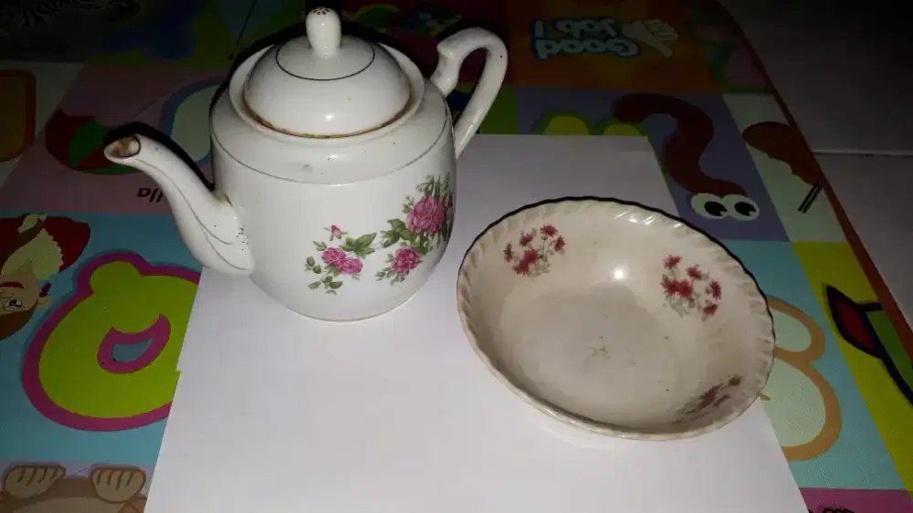 Dijual barang pecah belah antik