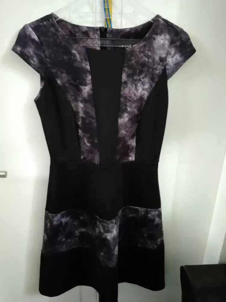 dress kombinasi tiga warna, hitam corak abstrak atas(2)