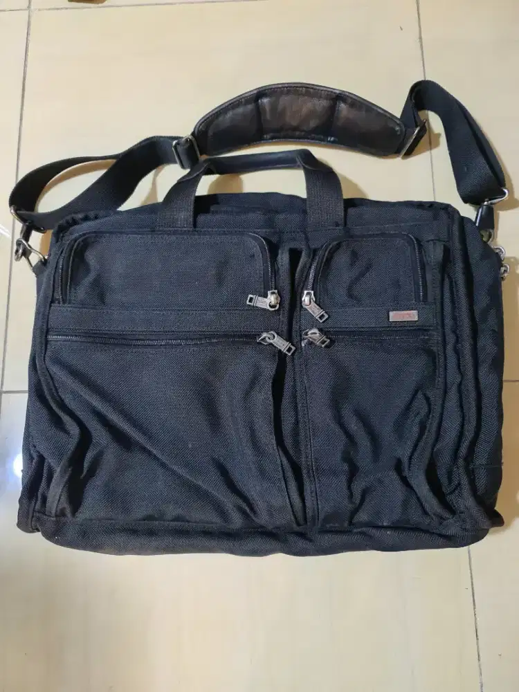 Tumi Alpha Briefcase Original
