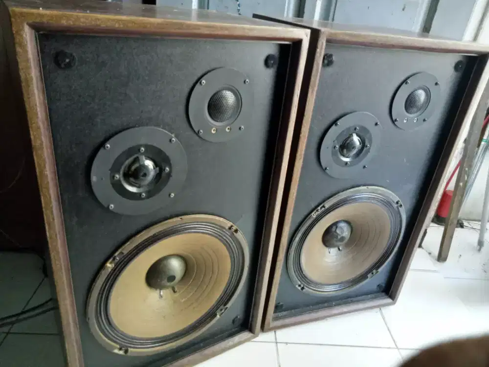 Speaker Jadul Onkyo E-53A wofer 12 inch mulus.