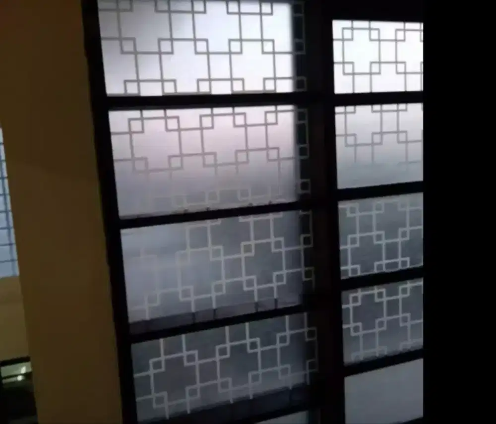 Stiker sanblas dan kaca film membuat ruangan anda lebih sejuk dan adem