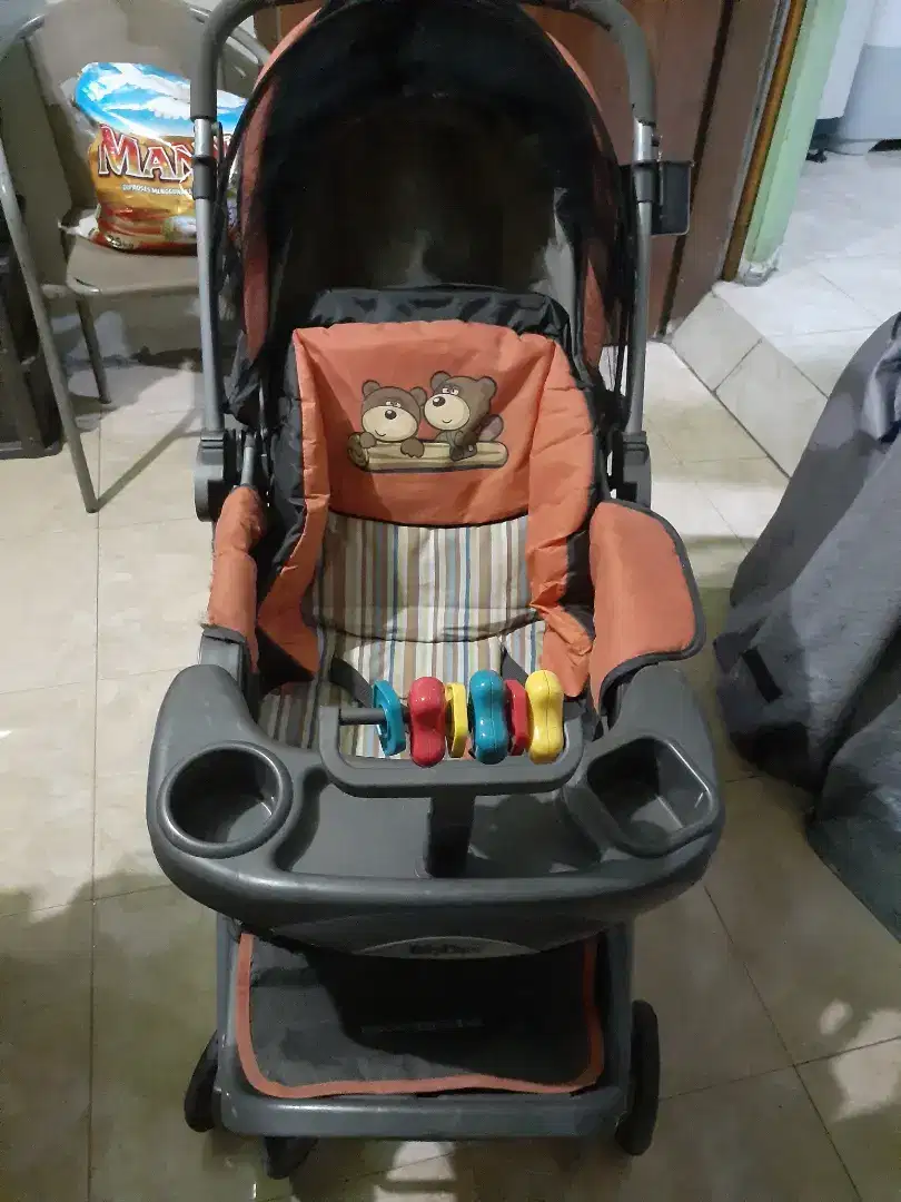 Stroller bayi merk baby does kondisi 90%