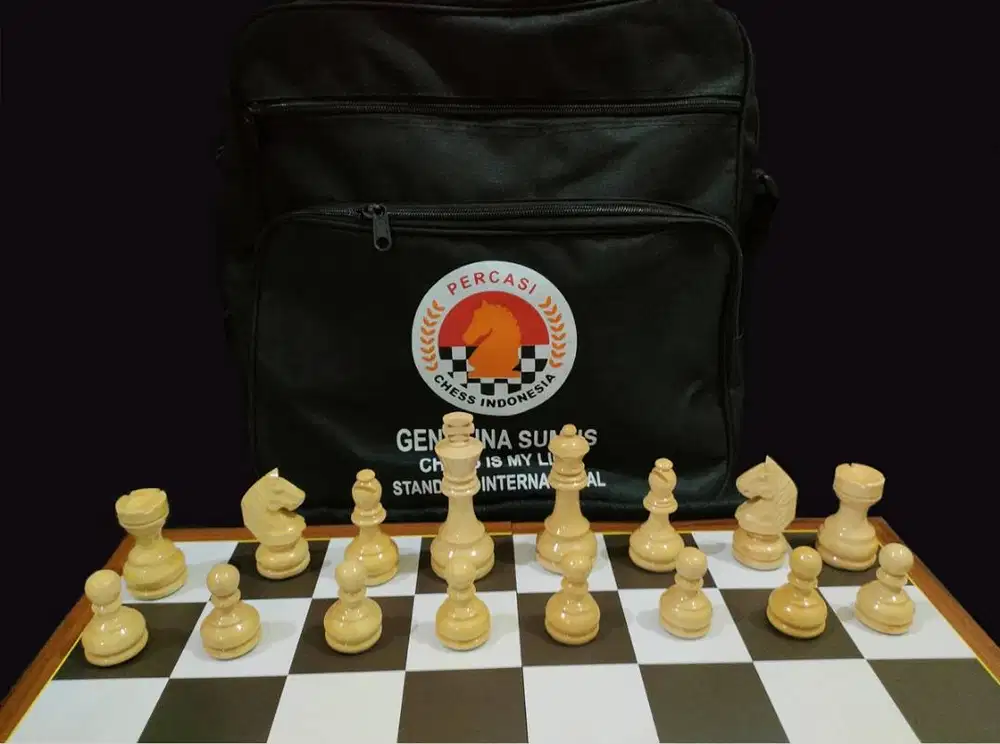 Papan Catur Lipat + Bidak Catur Kayu Nasional Percasi + Tas Catur
