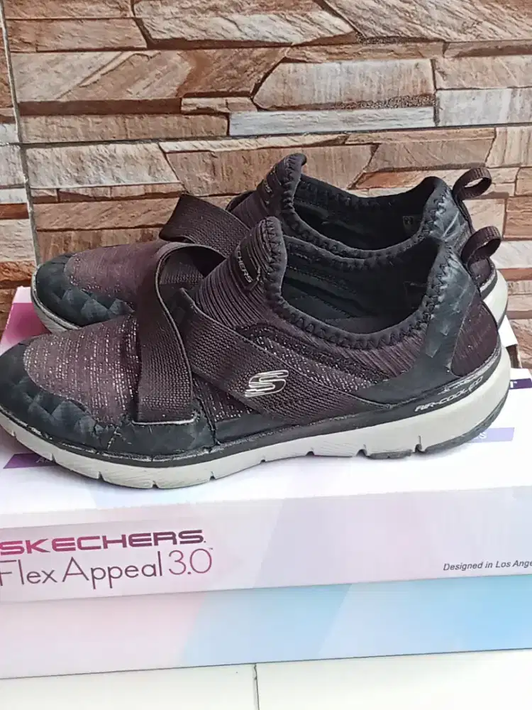 Sepatu wanita Glitter Skechers size 36 ORI Dus lengkap