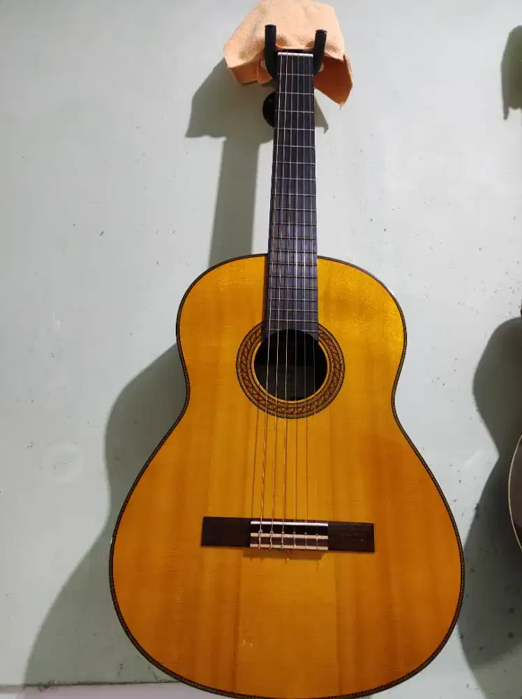 Yamaha gitar CG 192S seri tertinggi CG