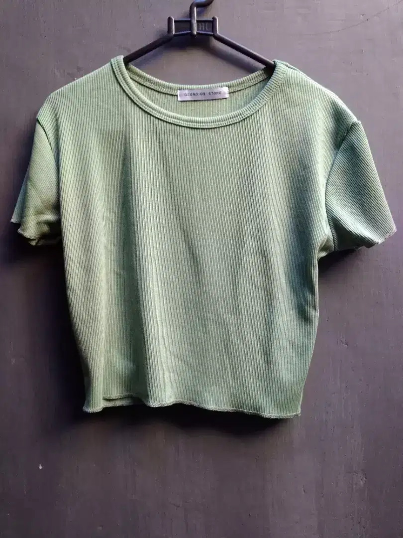 Crop Top Knit Warna Sage Green All Size New Tag (swipe utk detail)