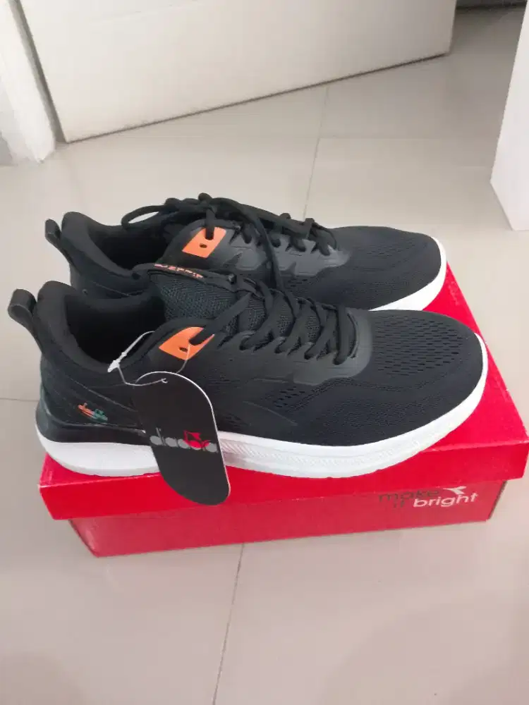 Diadora DIARU220806B FLYNN