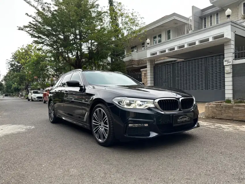 BMW 530i TOURING 2018 2rb KM ONLY Rare units only few in indo Like new