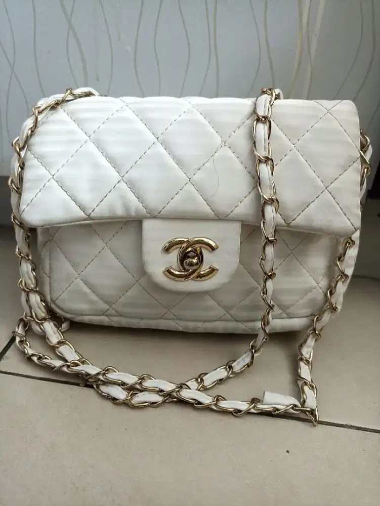 Tas sling dan shoulder Channel second import lengkap HOLO cakep