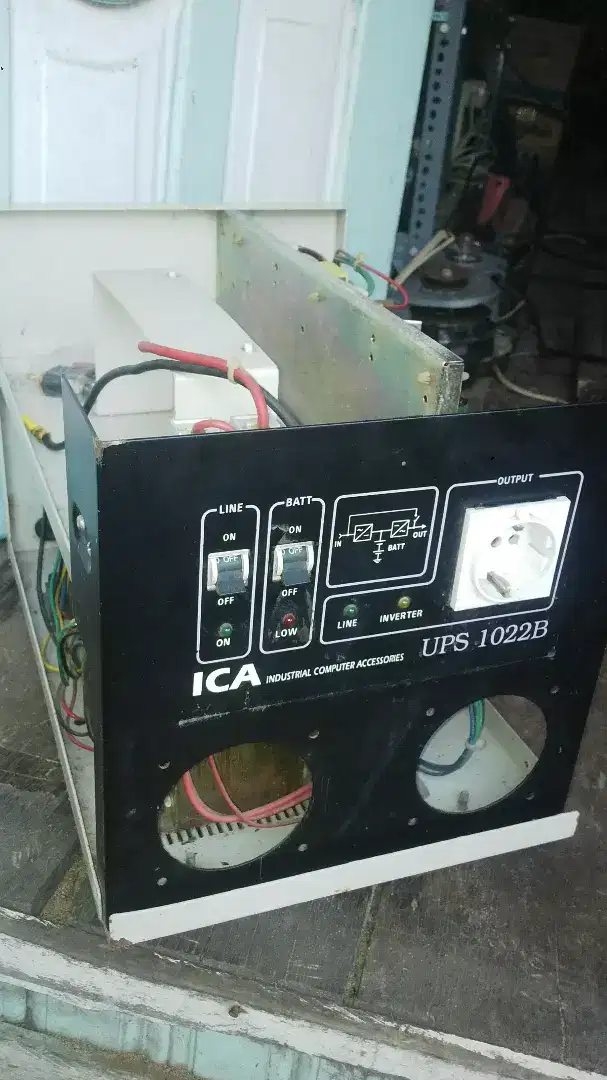 ups ica type 1022,B khusus 3 aki mobil (12v 7amp/12v 40amp x 3 )