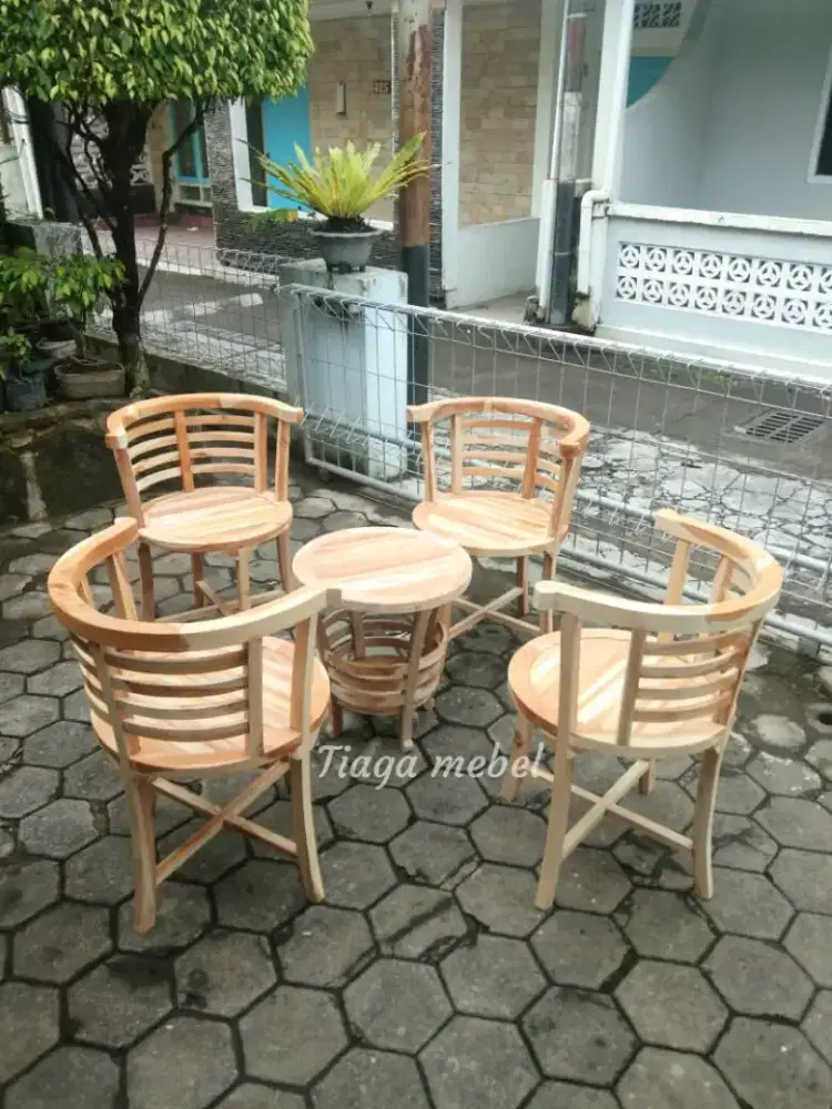 Kursi teras cantik jati di Yogyakarta