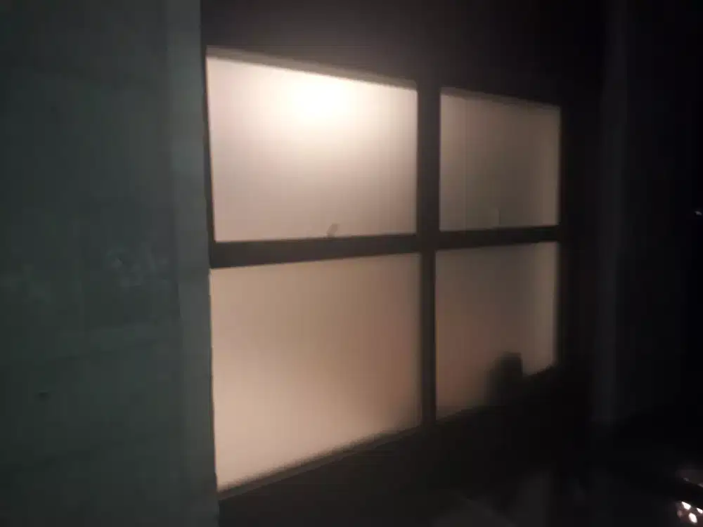 Pasang stiker sanblas dan kaca film harga terjangkau