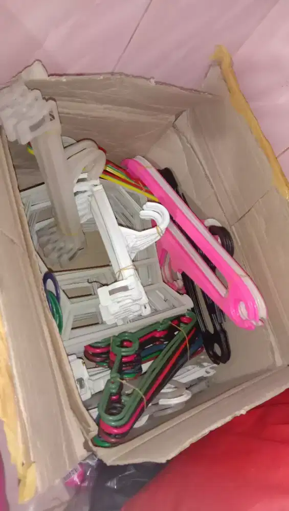 Hanger anak plastik borongan dijual cepat