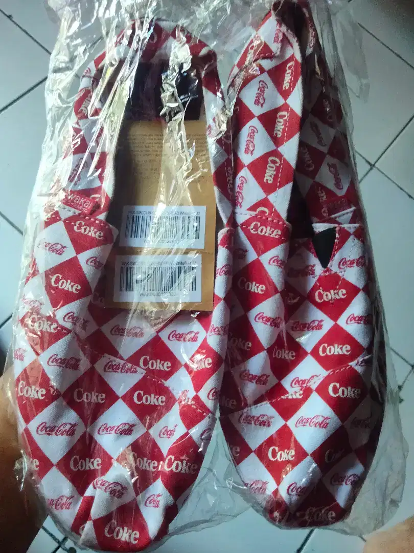 Sepatu Coca Cola merk Wakai