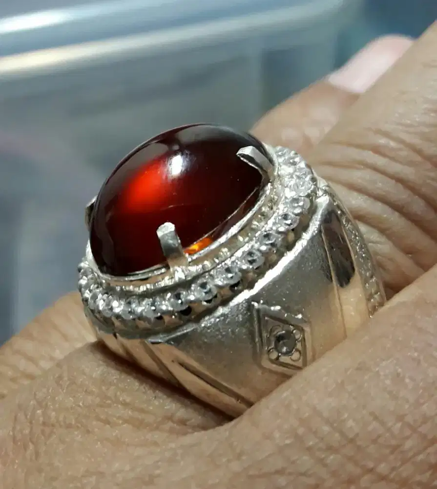 Garnet Batu Mulia