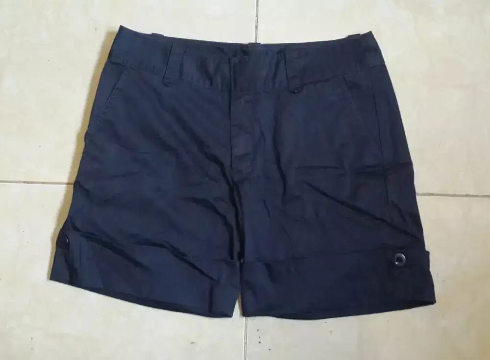 Celana pendek/Hot pans Uniqlo original