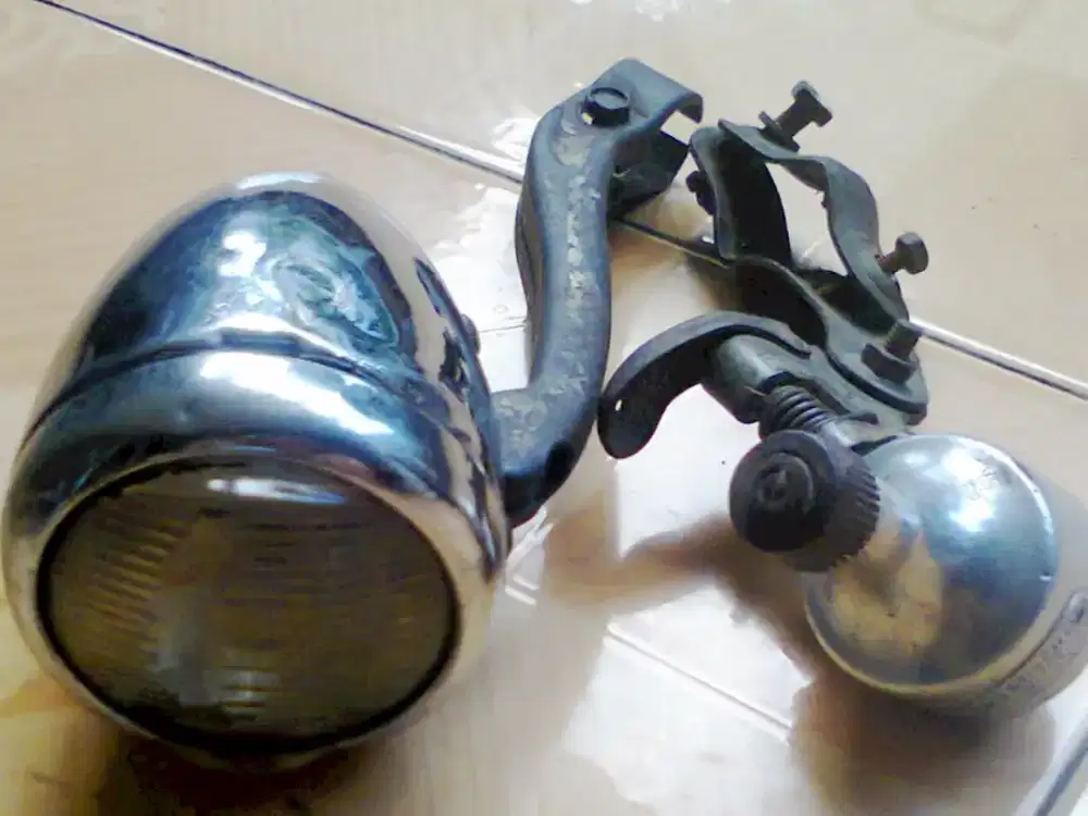 Lampu Sepeda Kuno (Kebo Bosch)