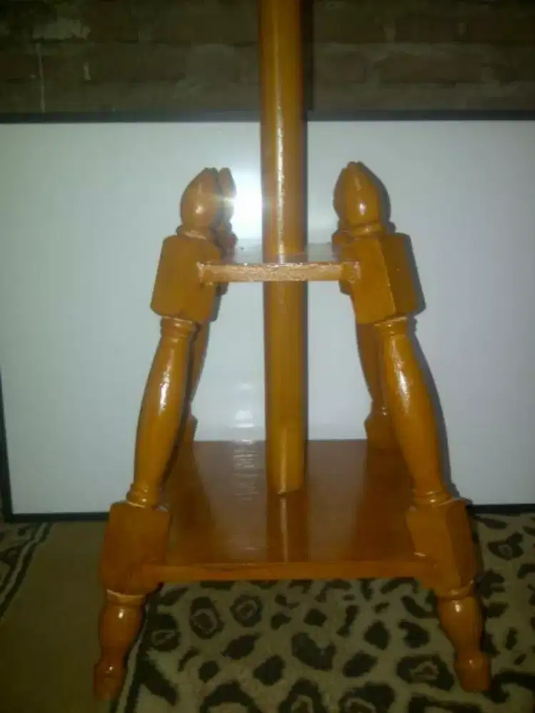 PATAKA/TIANG BENDERA DALAM RUANG. GROSIRAN