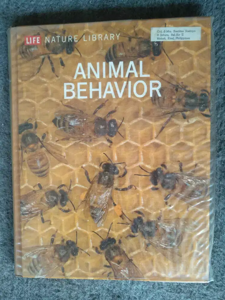 Ensiklopedia mengenai kelakuan binatang Oleh LIFE magazine
