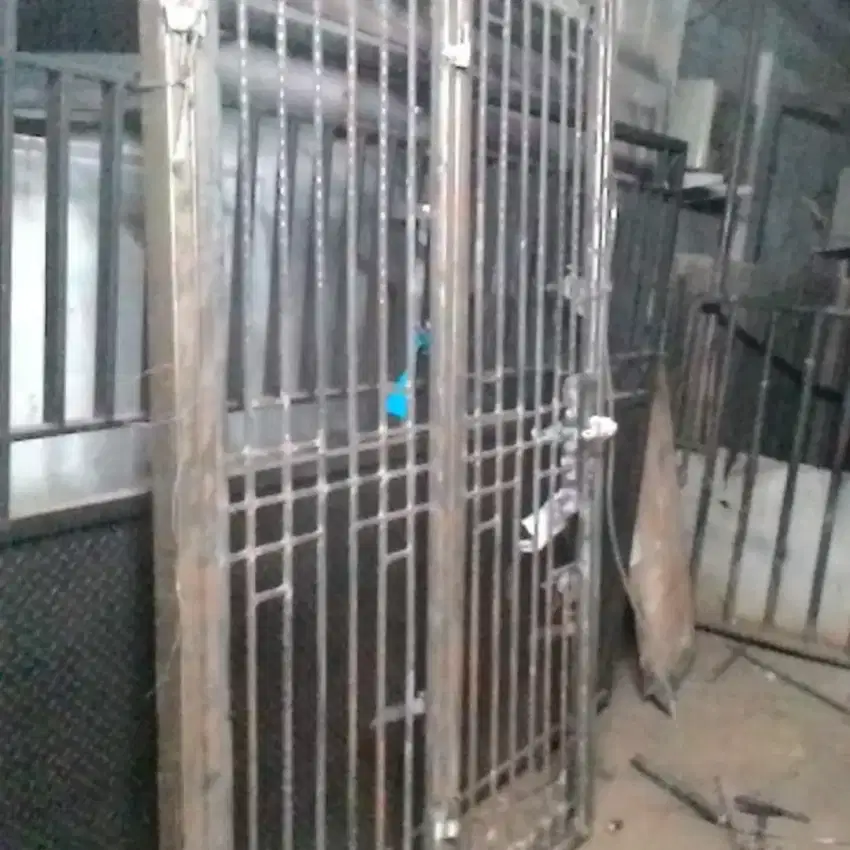 Pintu kasa nyamuk dan pengaman