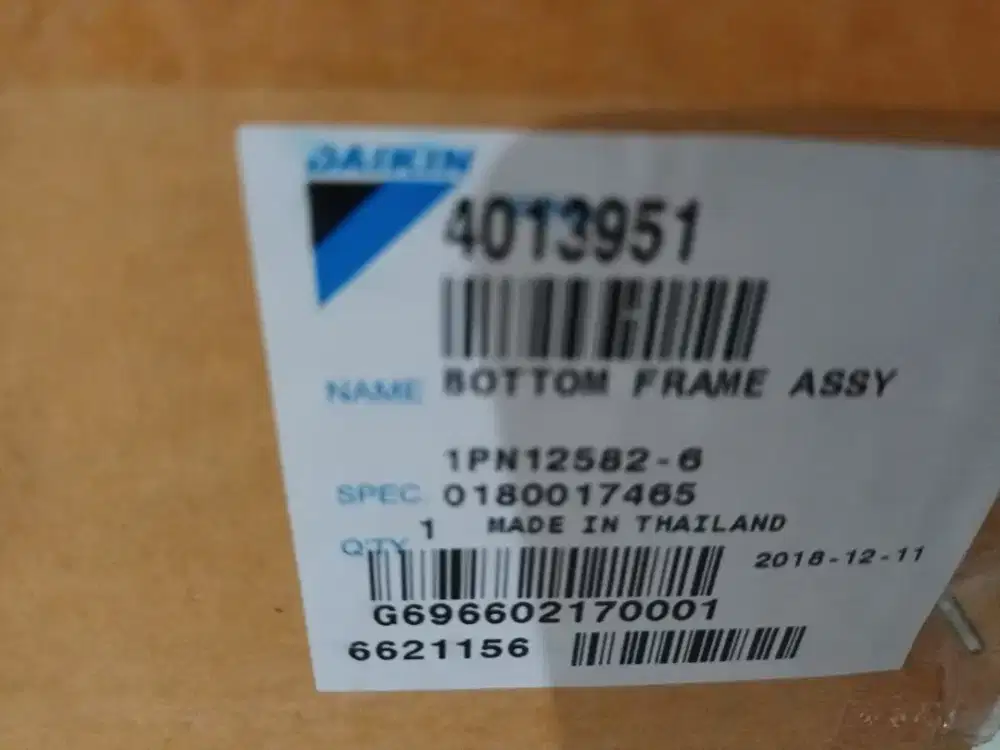 Bottom frame assy indoor ac daikin inverter 2 pk FTKC50NVM4