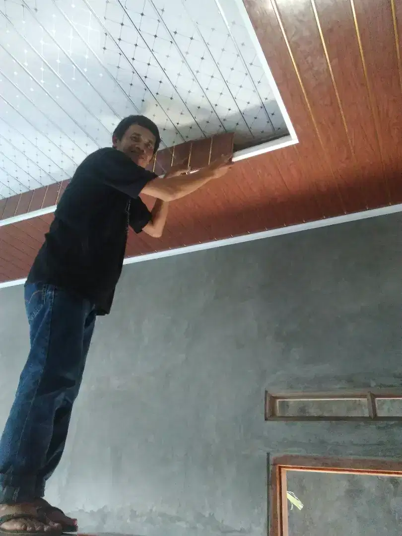 Plafon dan partisi dari bahan gypsum dan pvc