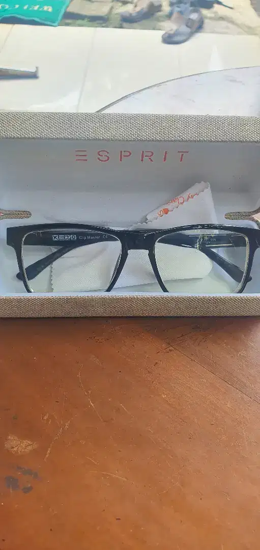 Kacamata esprit