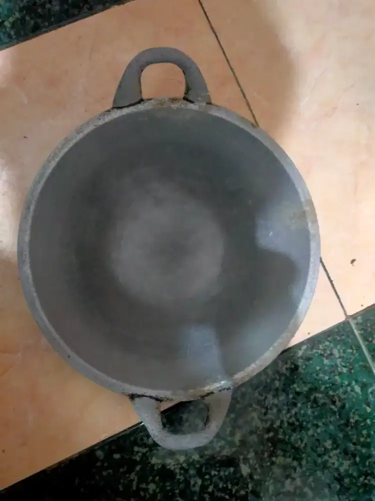 Wajan diameter 28cm warna silver