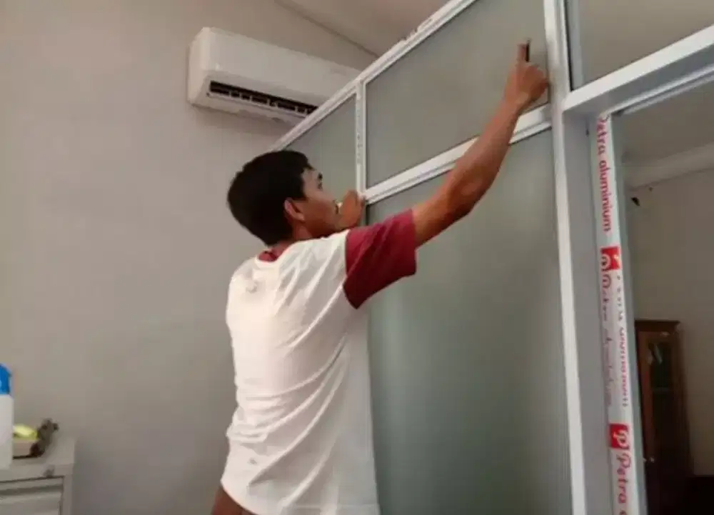Jasa Pasang Kaca Film/Sticker Kaca Gedung