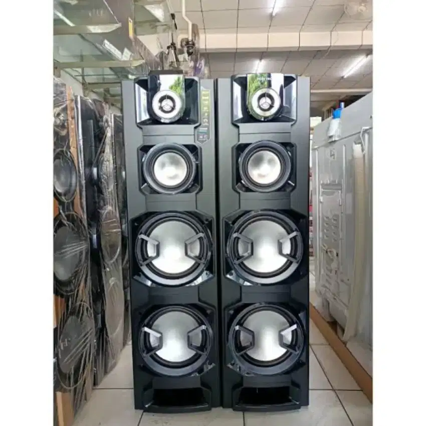 Speaker Polytron 8E22