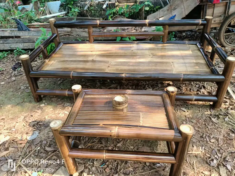 Kursi dan bale dri bambu
