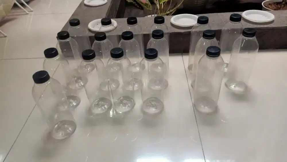 Botol minuman  plastik 1liter ada 20 buah