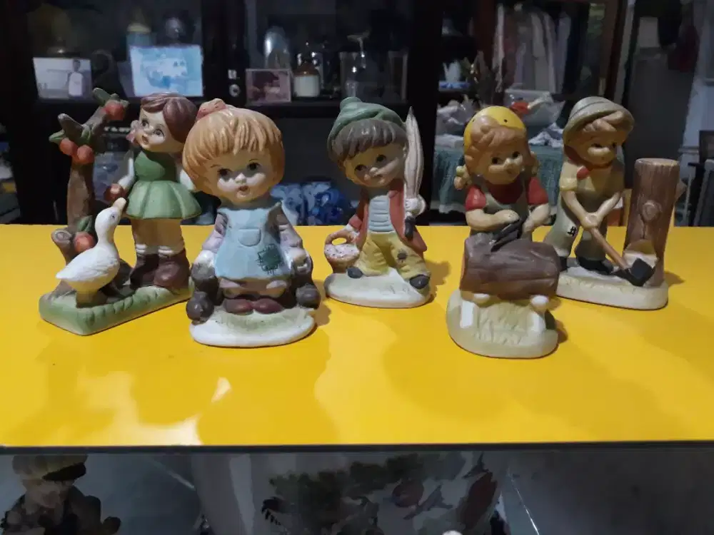 5 Boneka Keramik Eropa