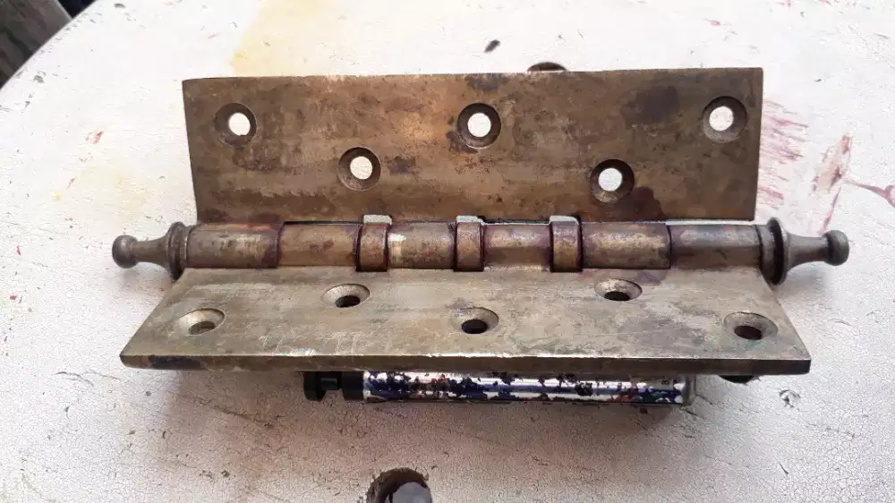 Engsel pintu kuningan jadul