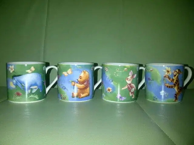 MUG/GELAS bergambar Winnie the pooh and friends