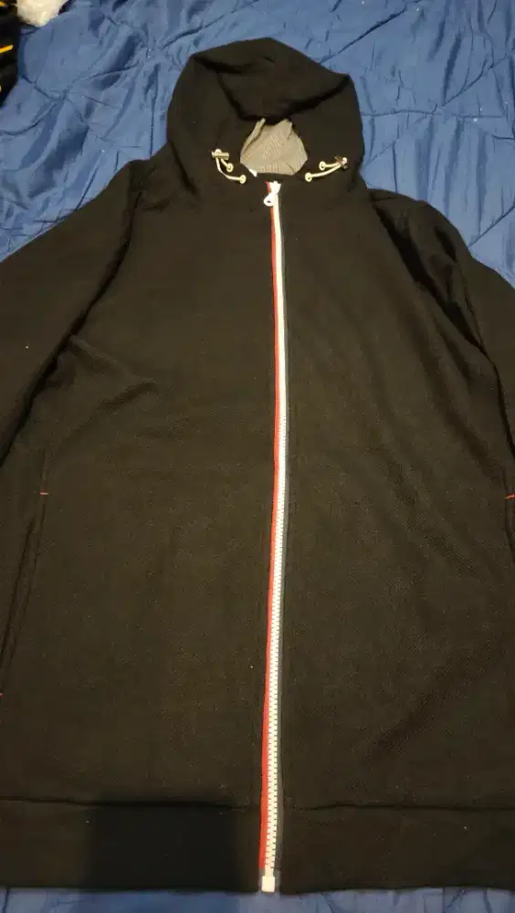 Jacket Hoodie warna Hitam