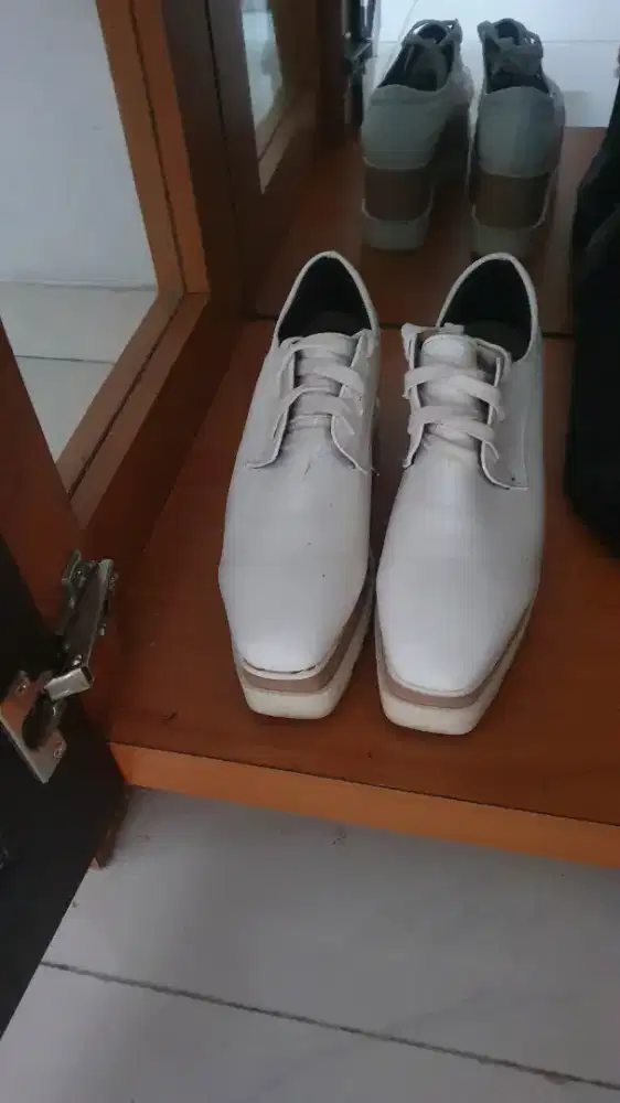 Dijual Sepatu import super cakep size 38