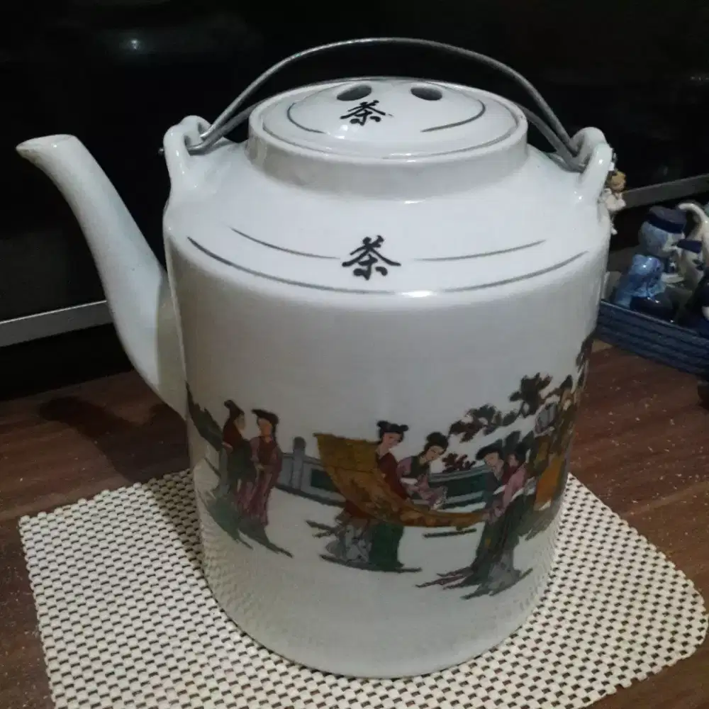 Teko cina antik ukuran jumbo