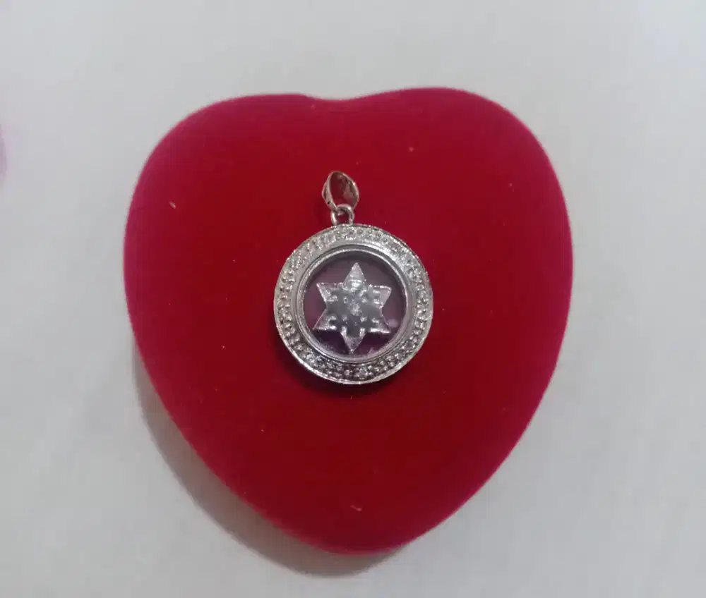 Liontin Star Magnetic