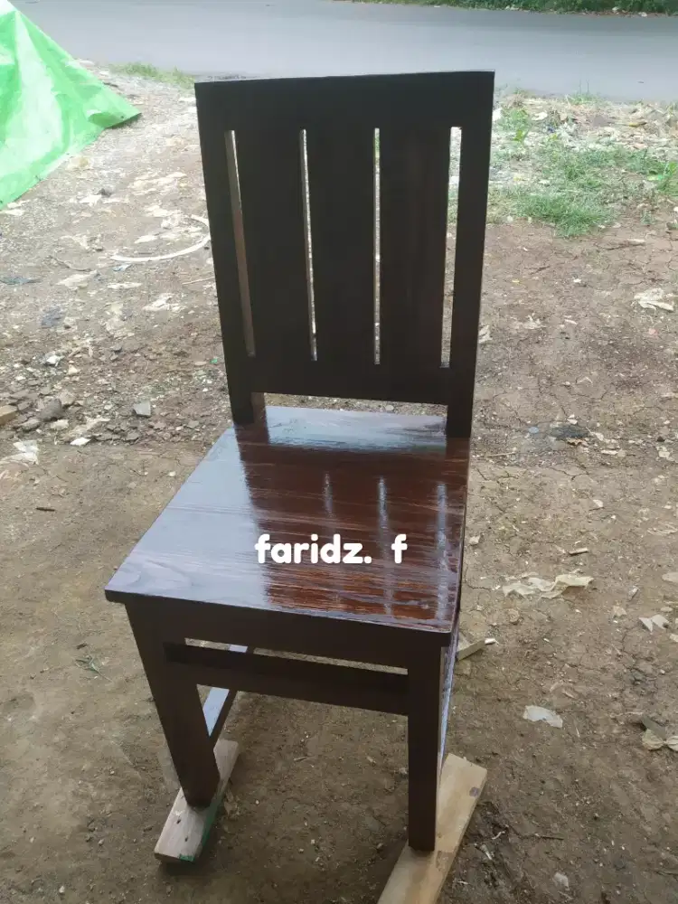 Bangku sender standar