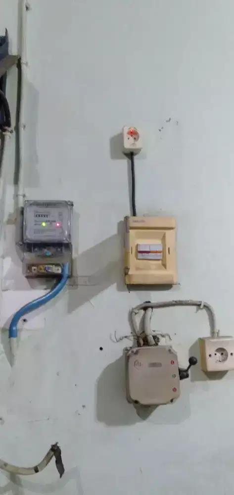 Jasa teknisi listrik,pompa air,kloset duduk,kuras tandon,water heater