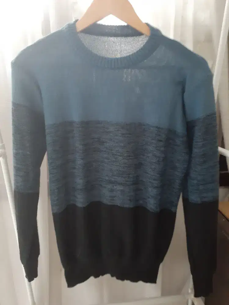 Sweter rajut warna Denim