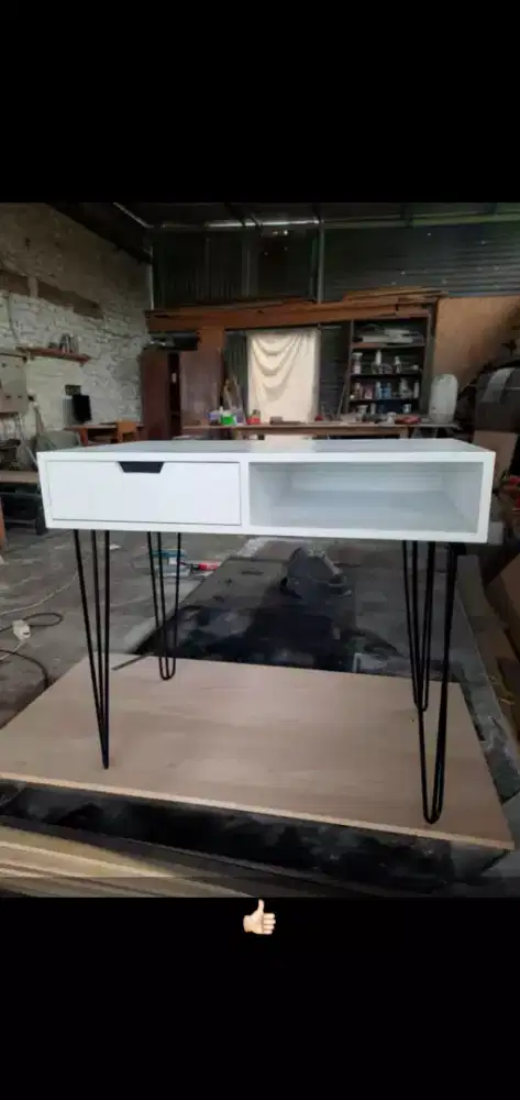 Meja komputer meja kaki besi