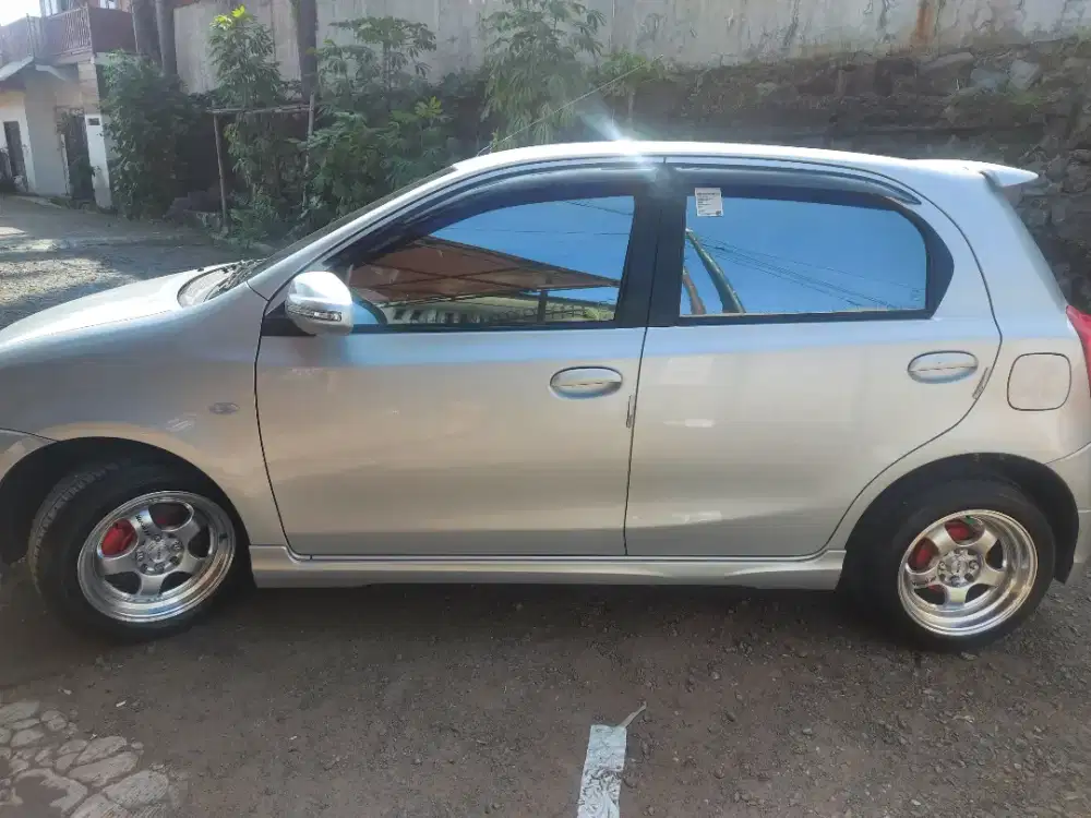 panggilan ganti dan pasang kaca film mobil dilokasi anda